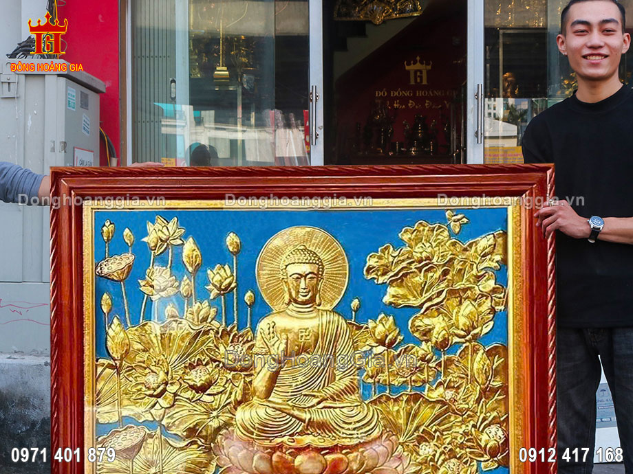 Từng đường nét trên bức tranh được chạm khắc tỉ mỉ và tinh xảo nhất